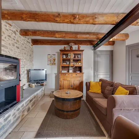 Holiday home With Private Terrace, Cleaning Included Saint-Beauzire (Haute-Loire)