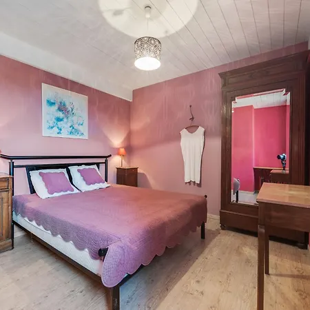 With Private Terrace, Cleaning Included Saint-Beauzire (Haute-Loire)